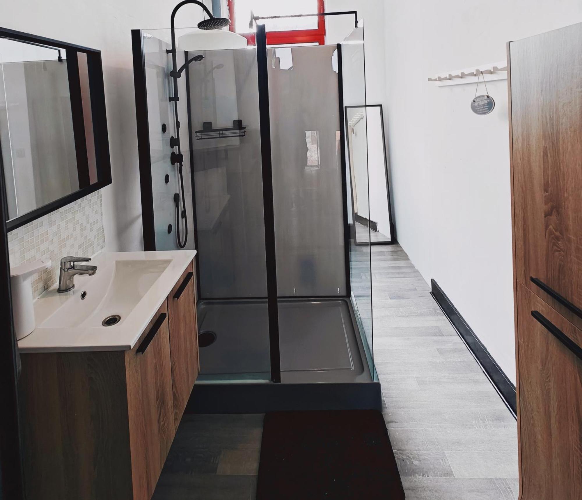 Апартаменты Chambre Privee Au 3E Etage Sans Ascenceur En Plein Centre De Шарлеруа Экстерьер фото